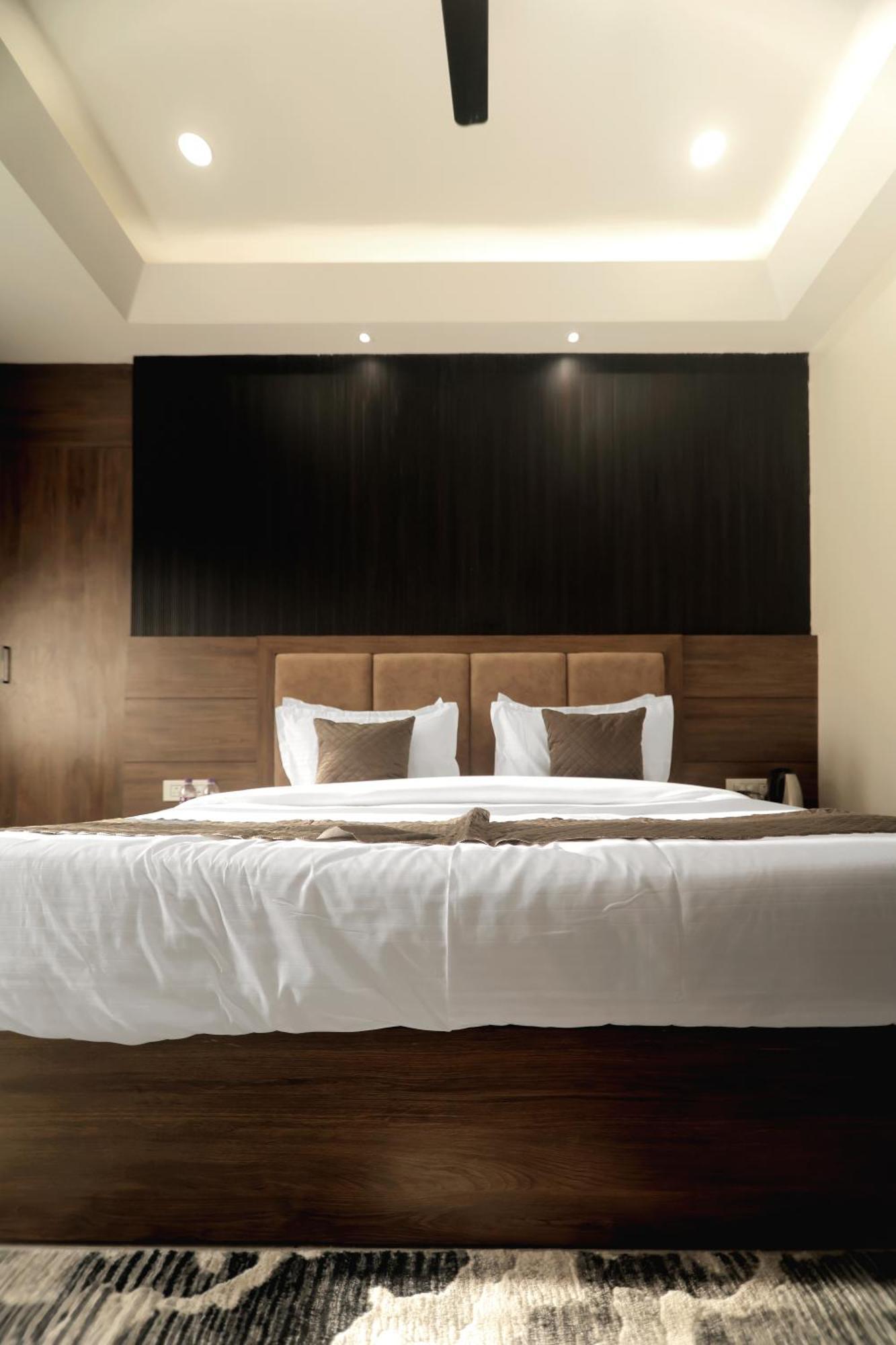 הרידוואר Hotel Hari Dhara, 100 Meters From Har-Ki-Pauri מראה חיצוני תמונה